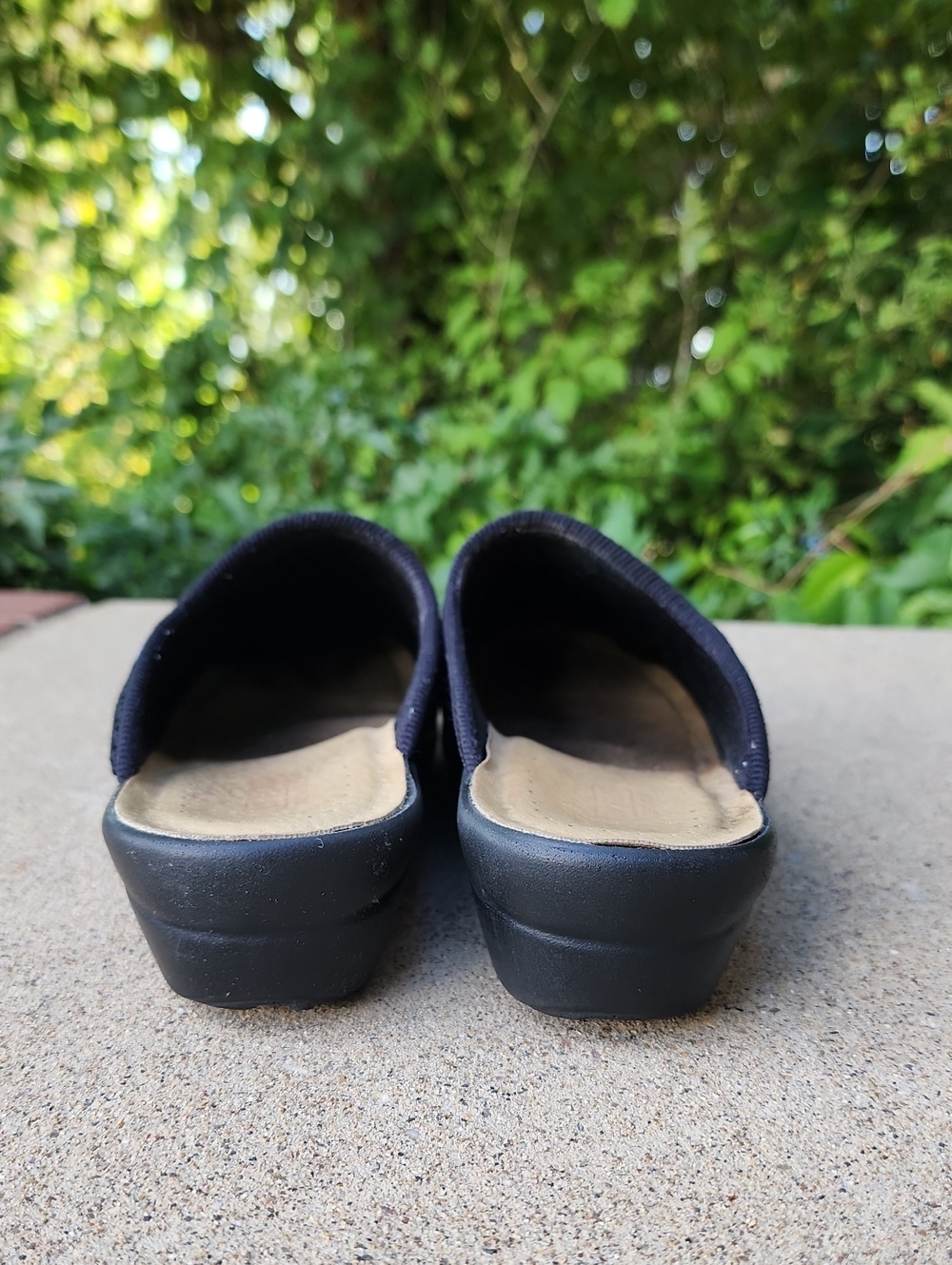 Flyflot Black Slip-On Comfort Clogs - Picture 7 of 17